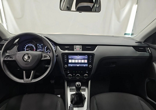 Skoda Octavia cena 63500 przebieg: 102129, rok produkcji 2019 z Milanówek małe 352